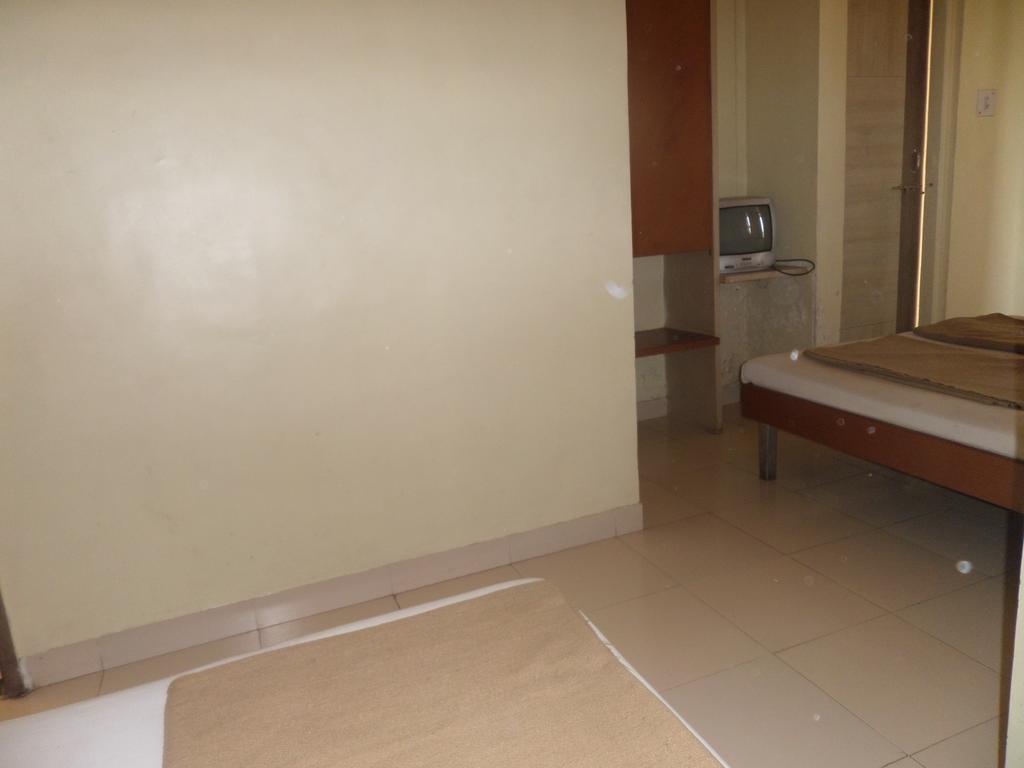 Hotel Sai Ratna นาสิก ภายนอก รูปภาพ
