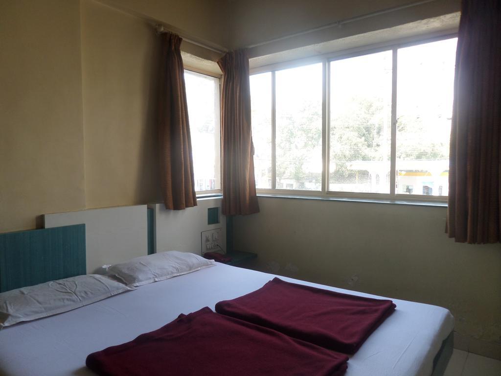 Hotel Sai Ratna นาสิก ภายนอก รูปภาพ